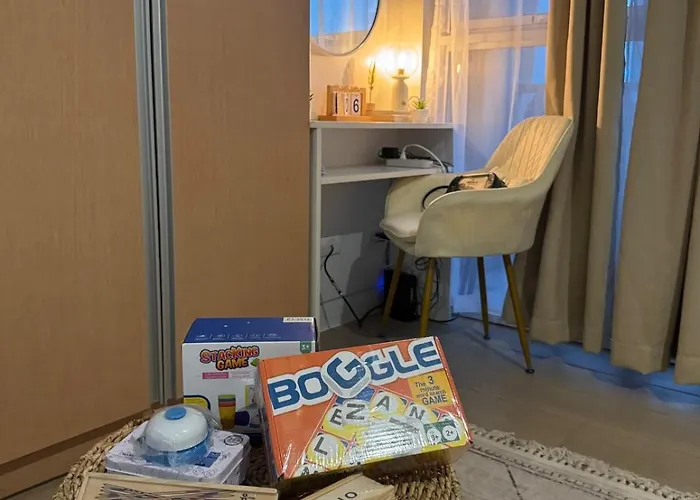 Apartment Spacious Staycation With Venice Grand Canal View Manila