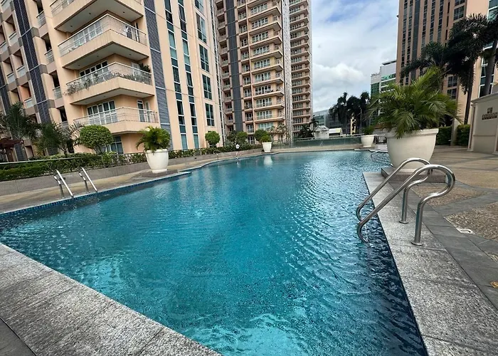 Apartment Spacious Staycation With Venice Grand Canal View Manila